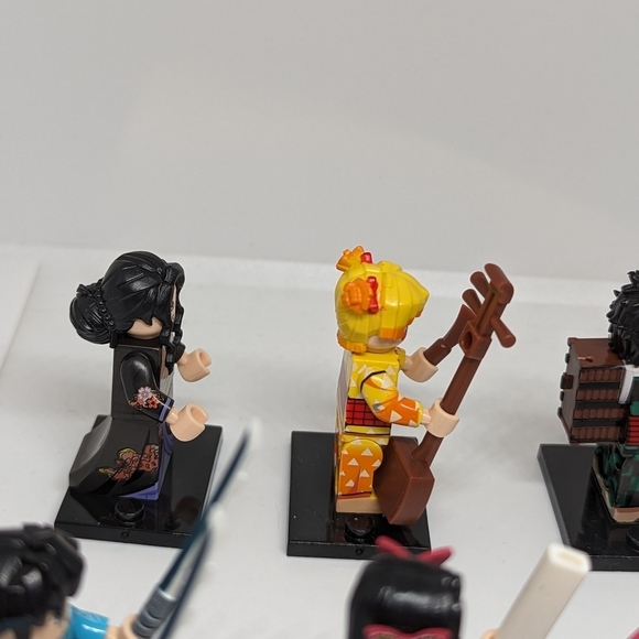8 Minifigures- Demon Slayer Anime Building Block Toy Collectors Action Figures - Picture 9 of 16